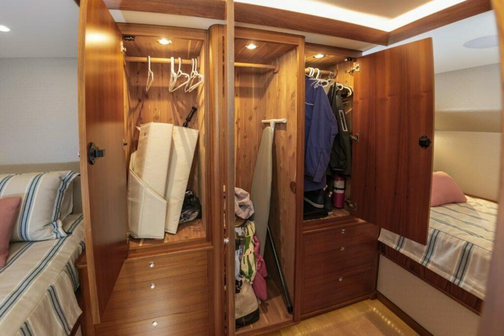 Aa4ecb52 0ab1 425f Be55 021a78d004e6