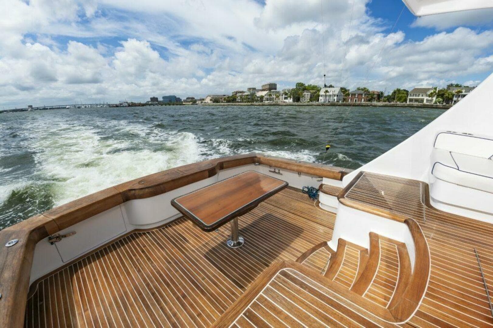 96b24a9b 8360 4004 96b3 6dbc07556e73