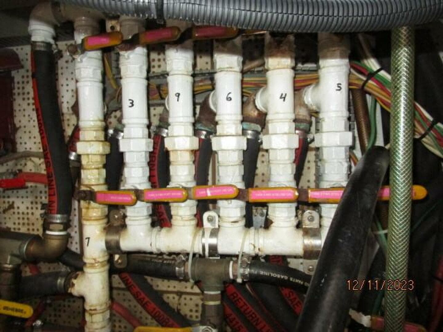 72' DeFever fuel manifold