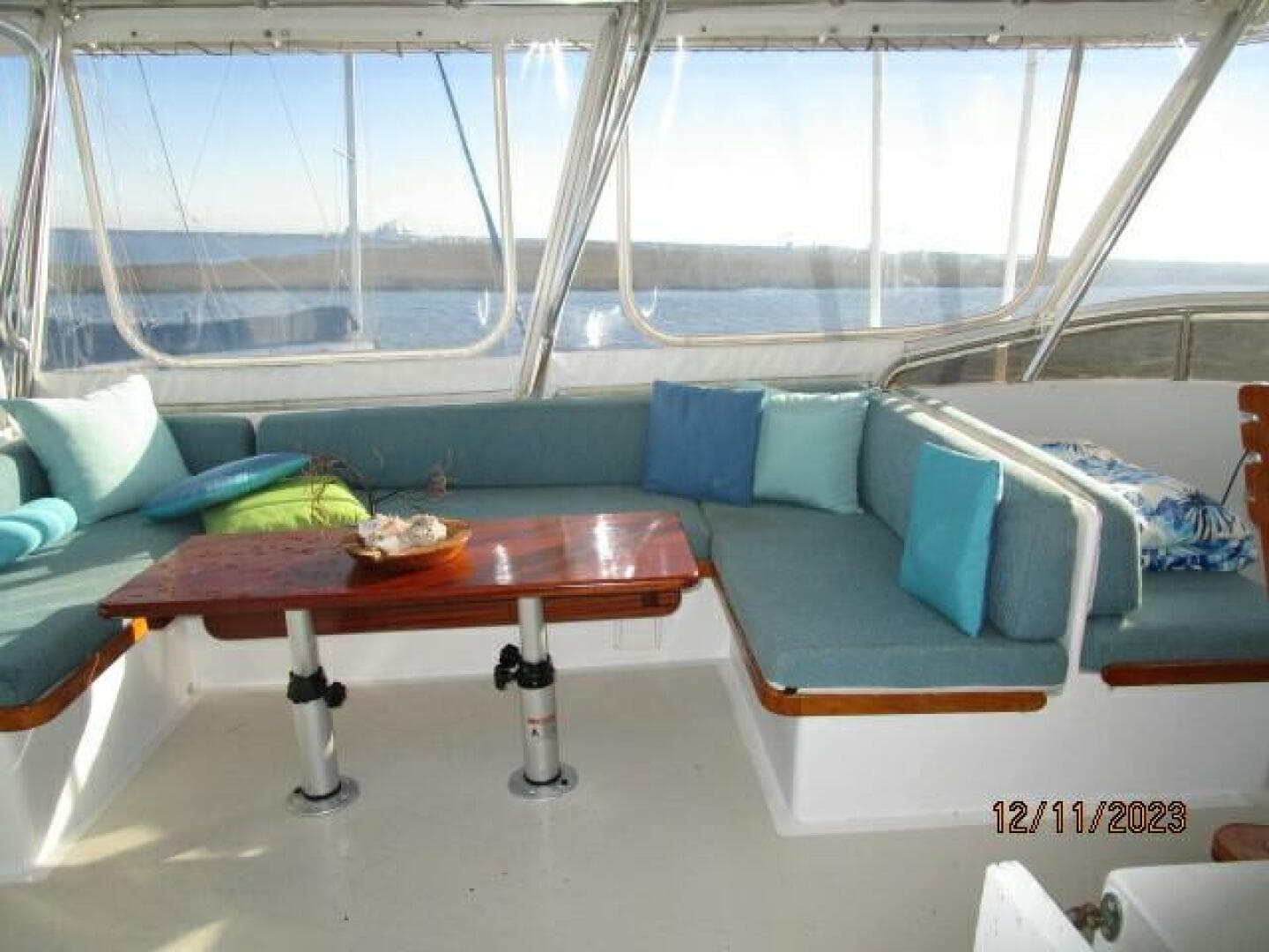 72' DeFever flybridge port