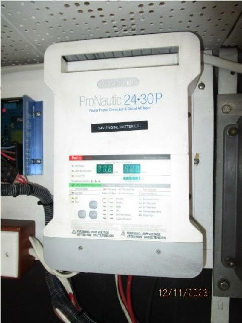 72' DeFever battery charger1