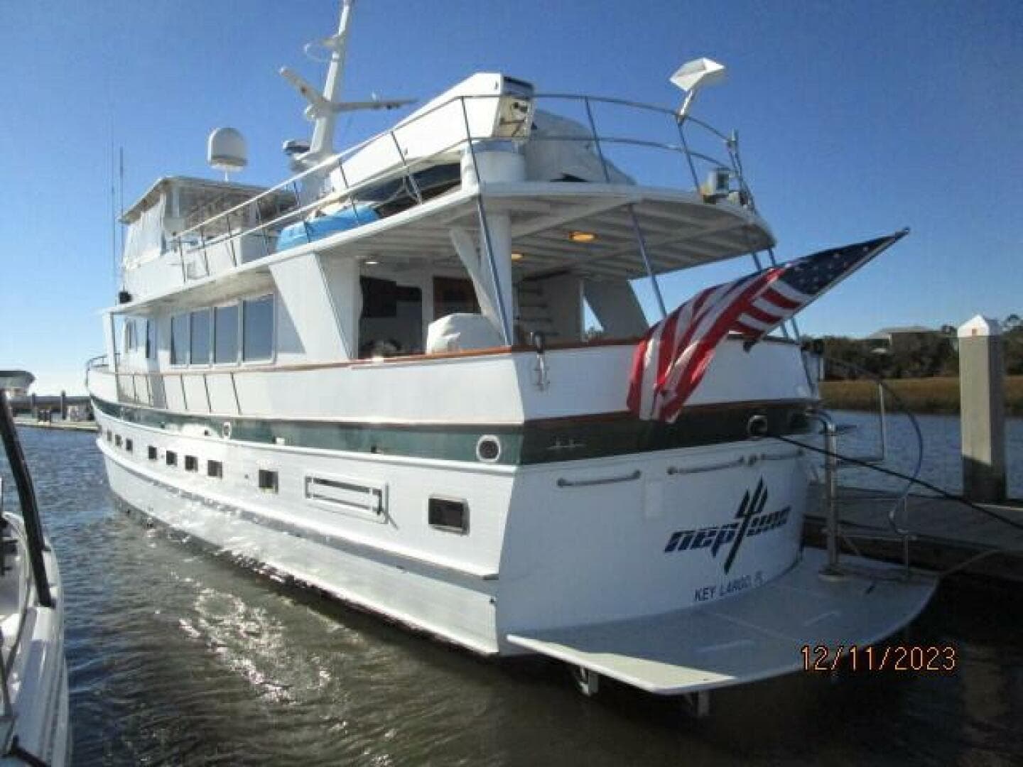 72' DeFever port aft profile