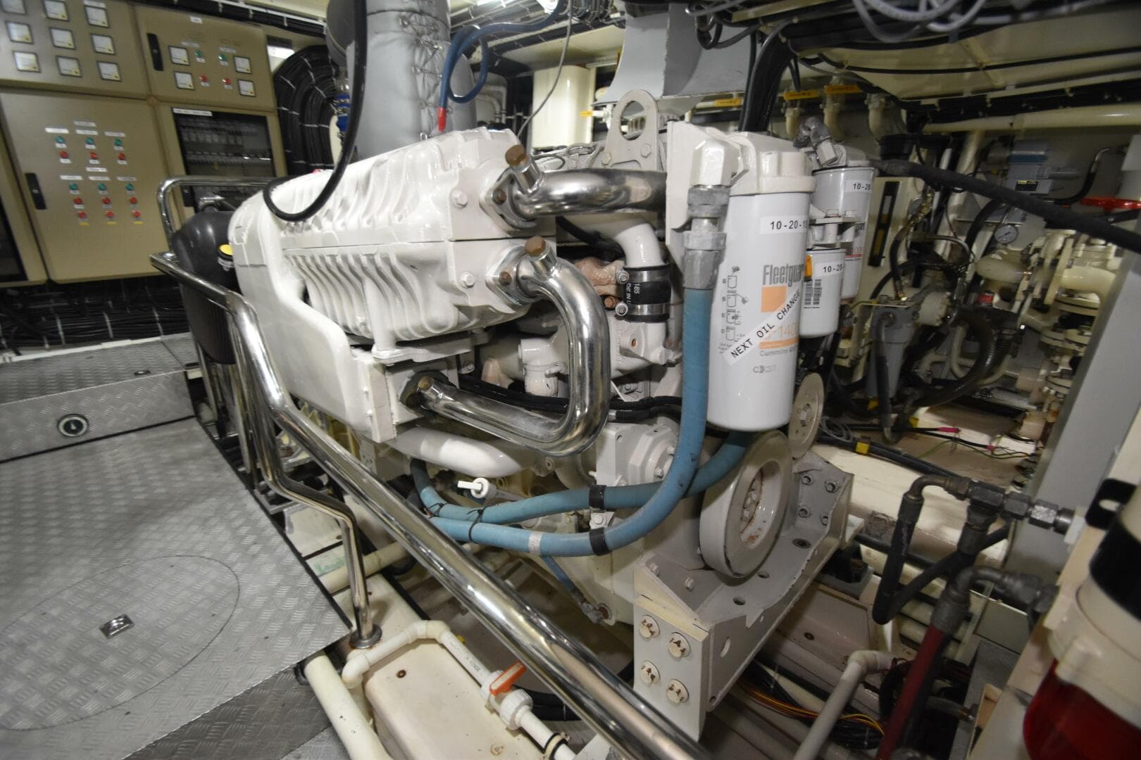 2006 Farmont 70 Expedition Yacht