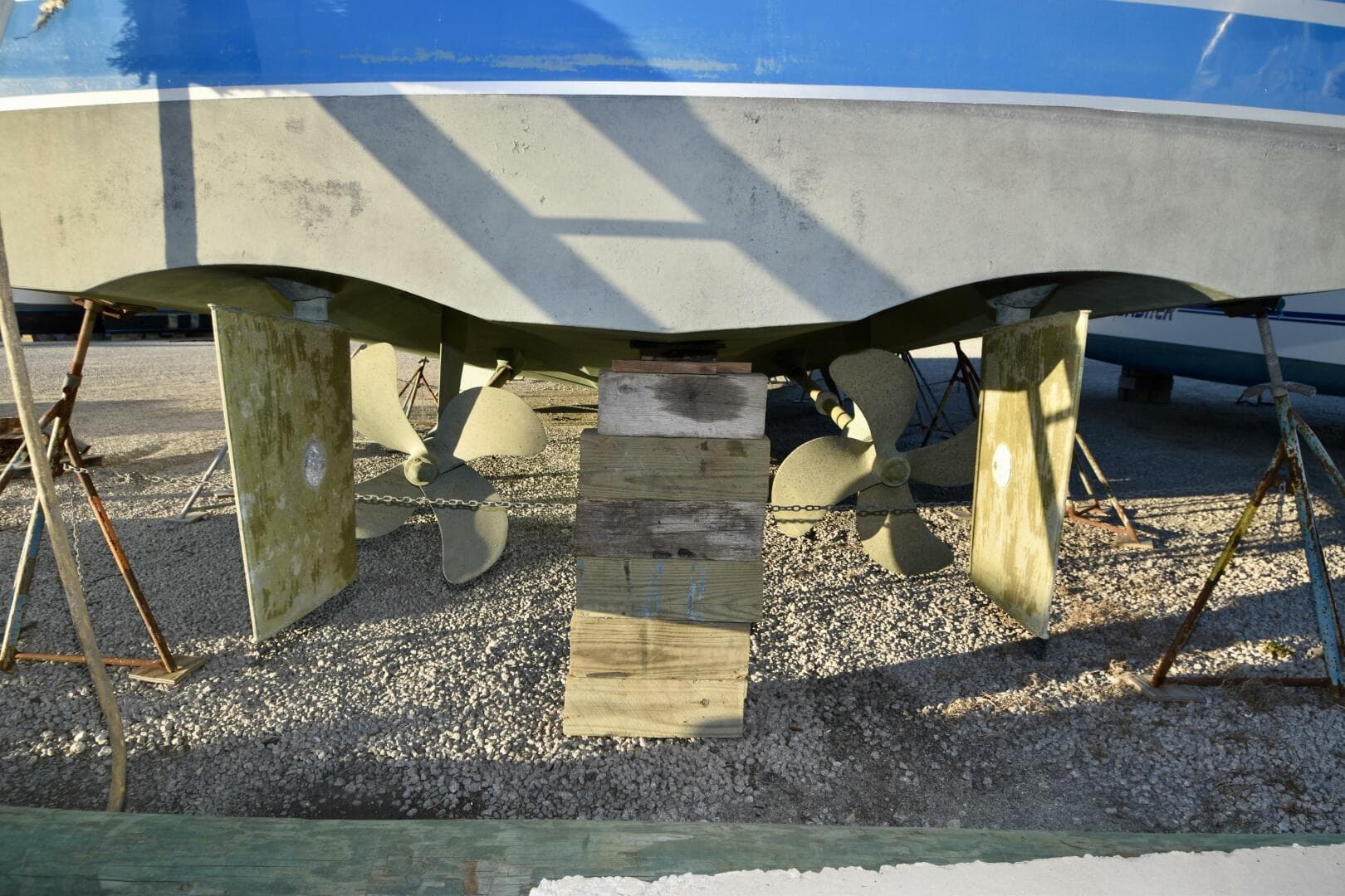 2006 Farmont 70 Expedition Yacht