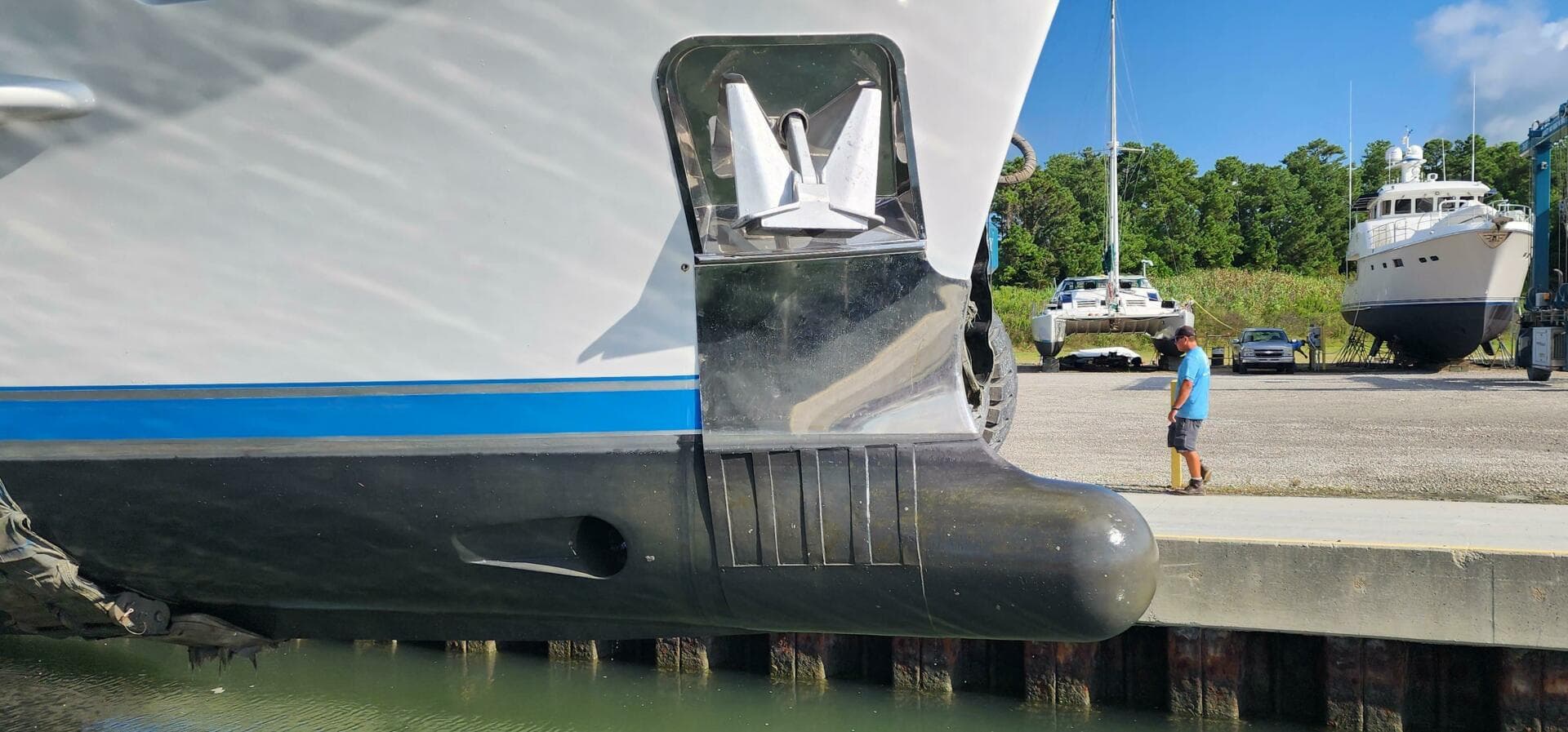 2006 Farmont 70 Expedition Yacht