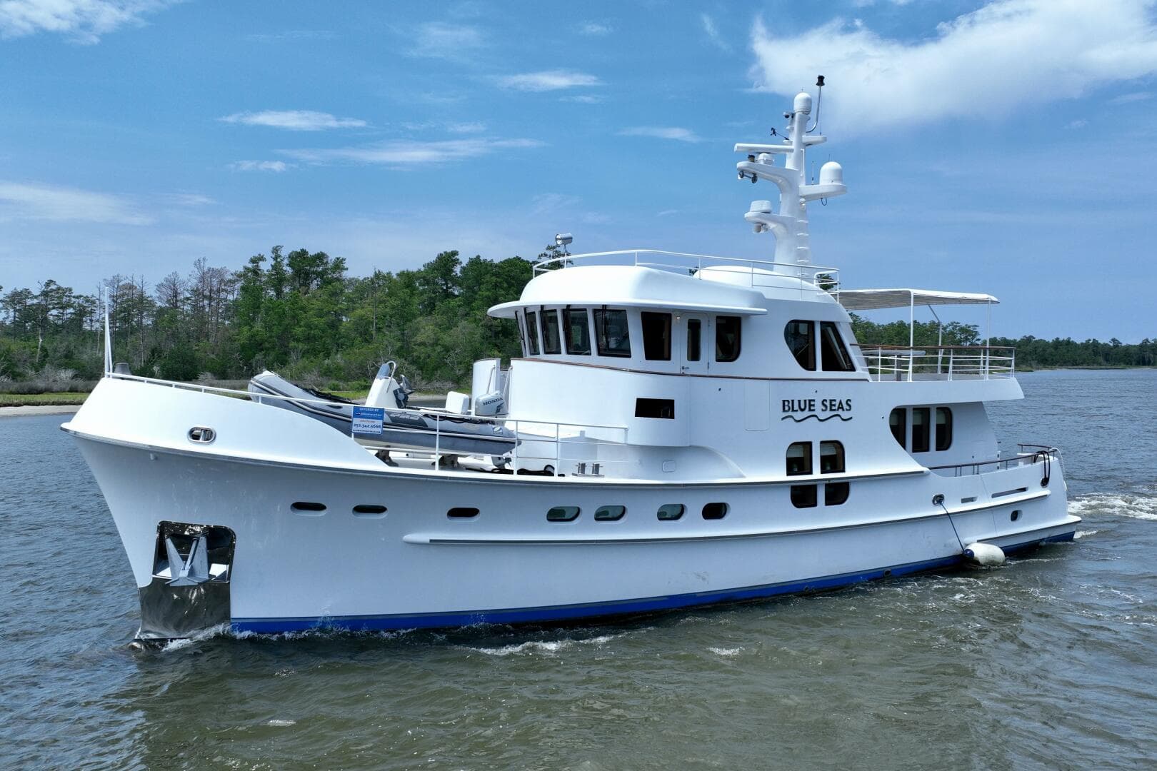 2006 Farmont 70 Expedition Yacht