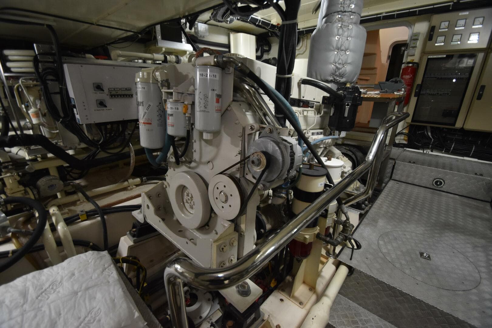 2006 Farmont 70 Expedition Yacht