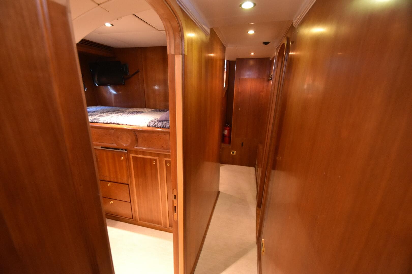 2006 Farmont 70 Expedition Yacht