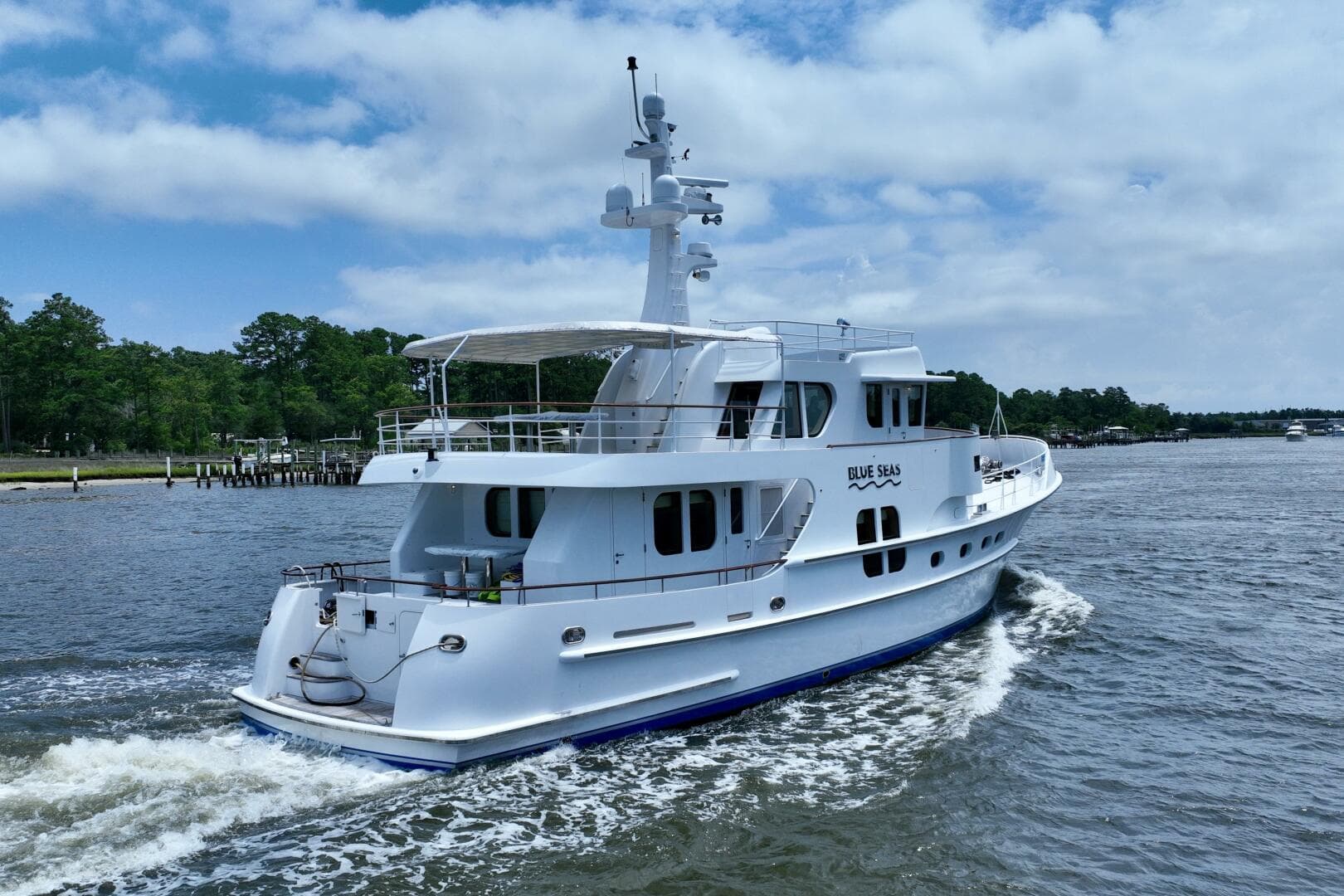 2006 Farmont 70 Expedition Yacht