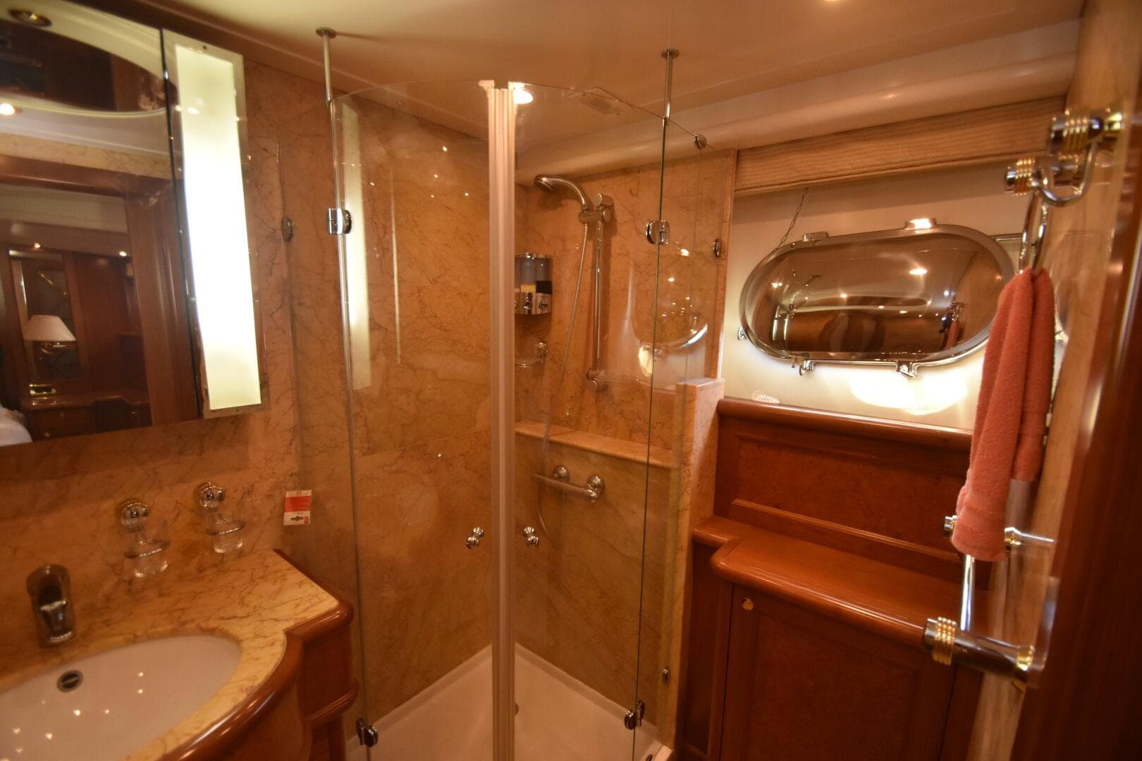2006 Farmont 70 Expedition Yacht