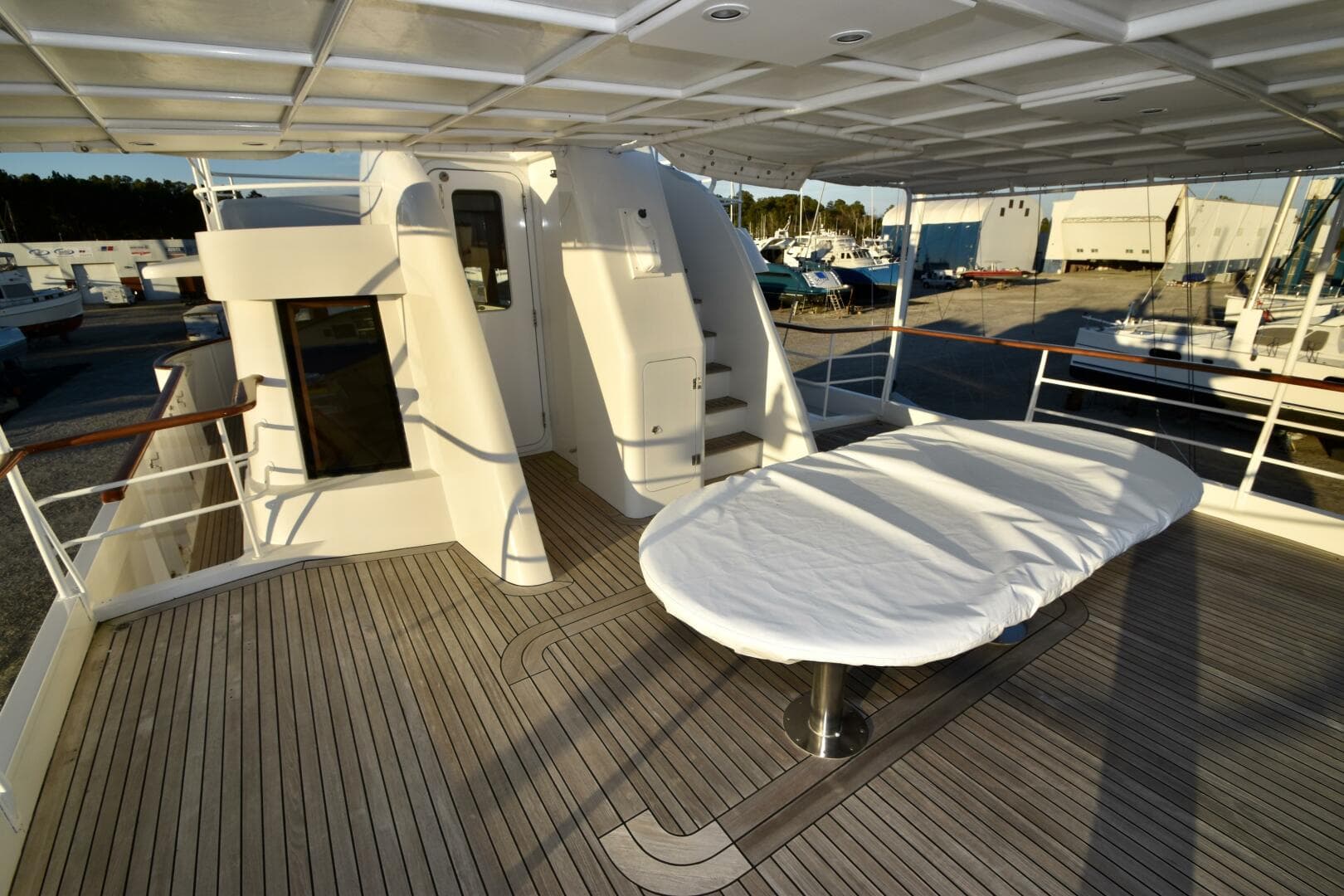 2006 Farmont 70 Expedition Yacht