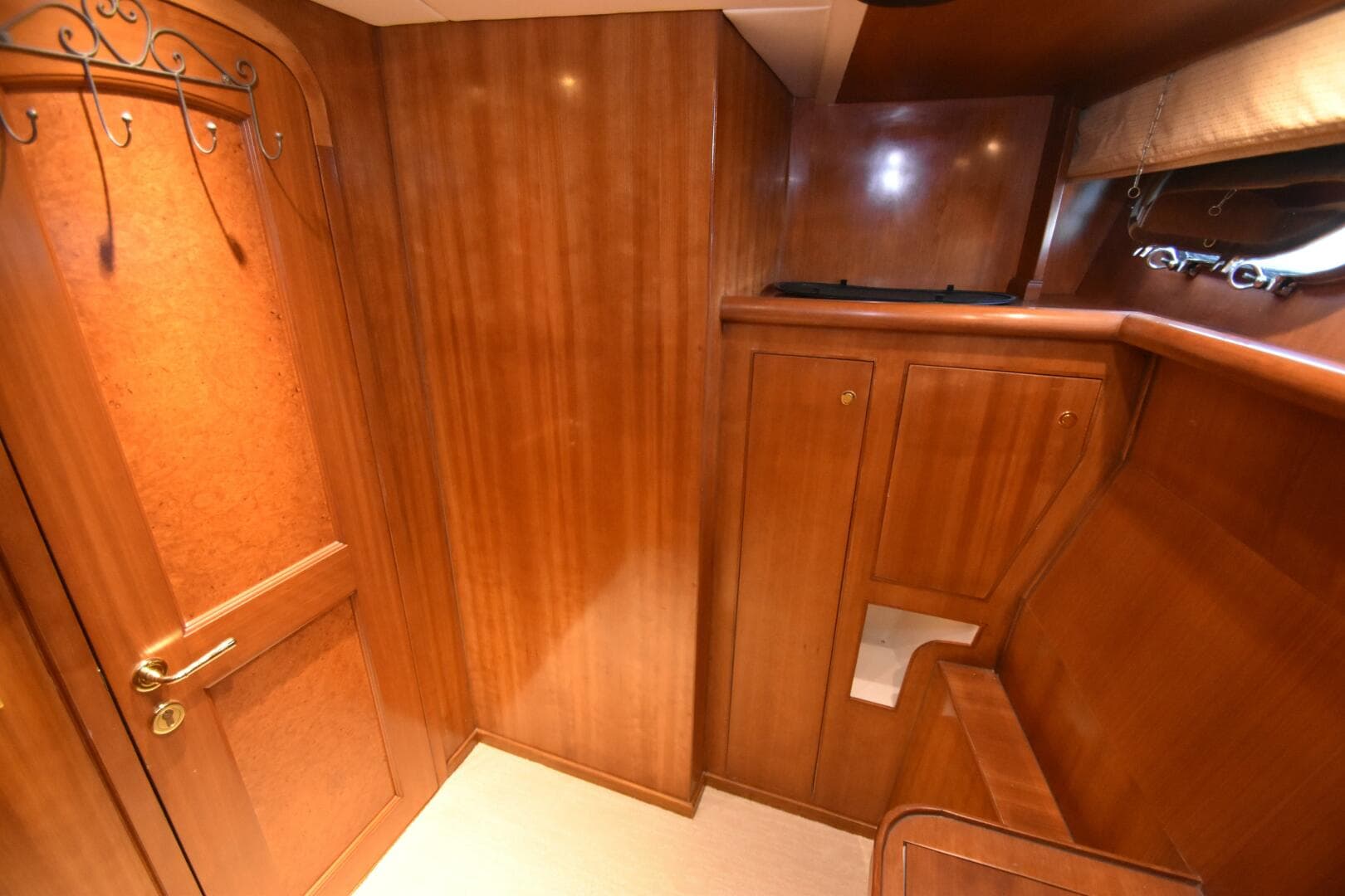2006 Farmont 70 Expedition Yacht