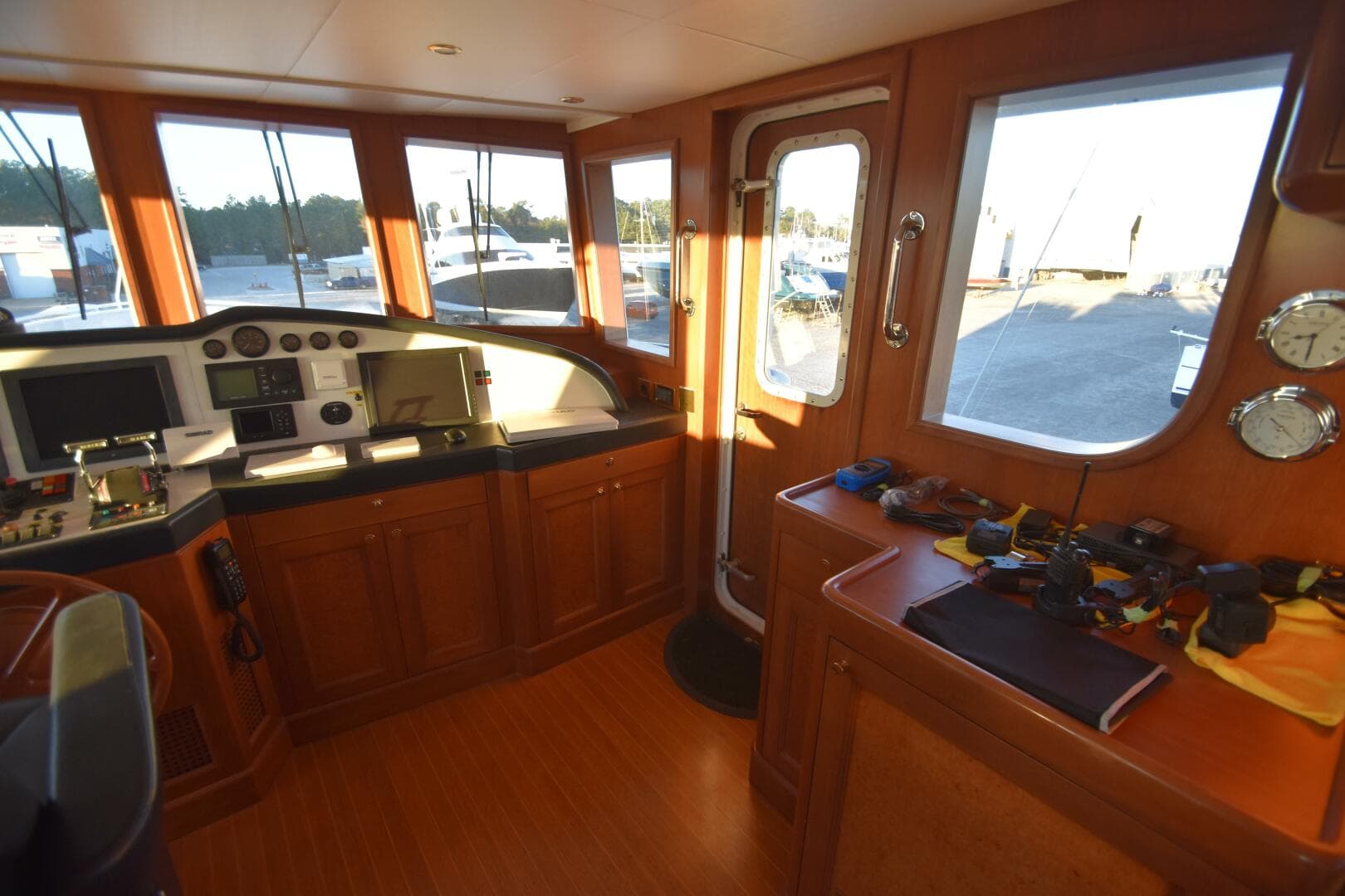 2006 Farmont 70 Expedition Yacht
