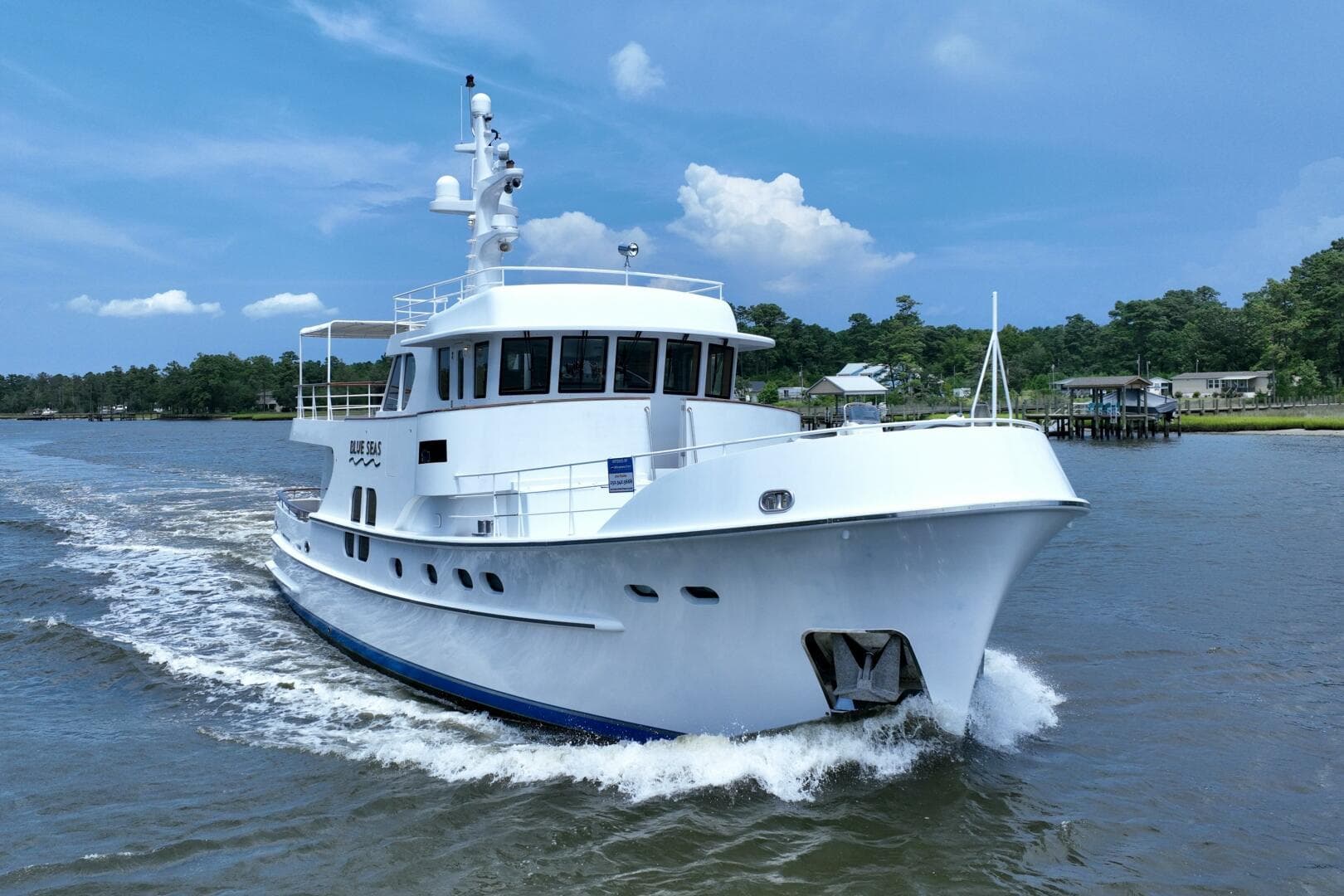 2006 Farmont 70 Expedition Yacht