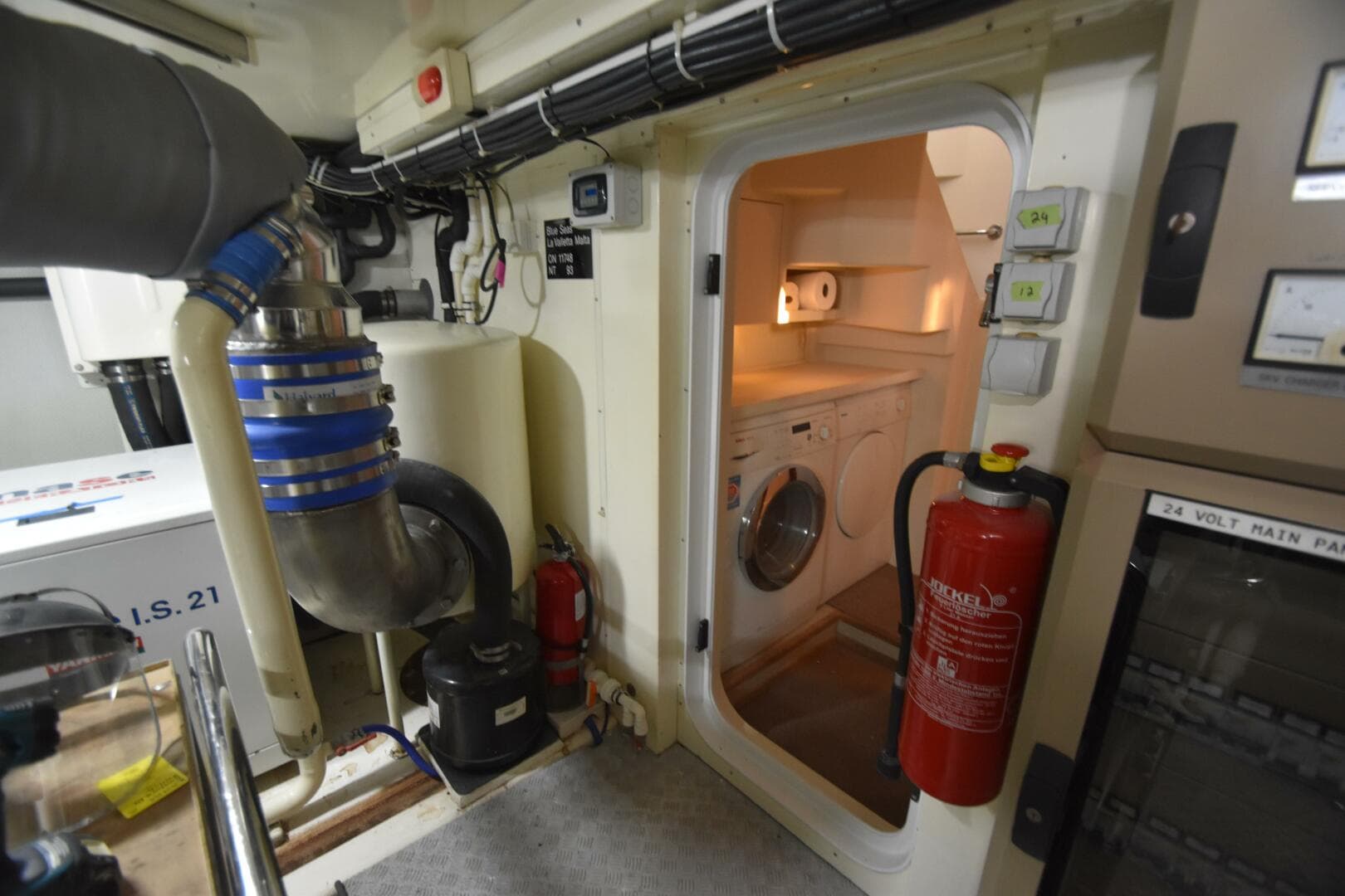 2006 Farmont 70 Expedition Yacht