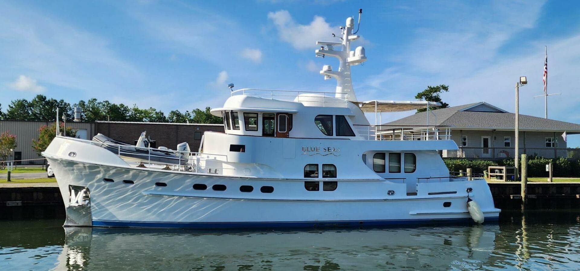2006 Farmont 70 Expedition Yacht
