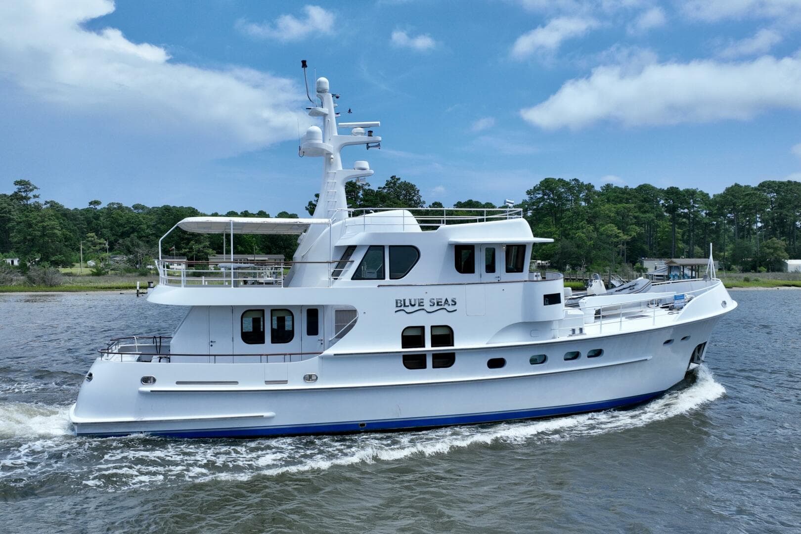 2006 Farmont 70 Expedition Yacht