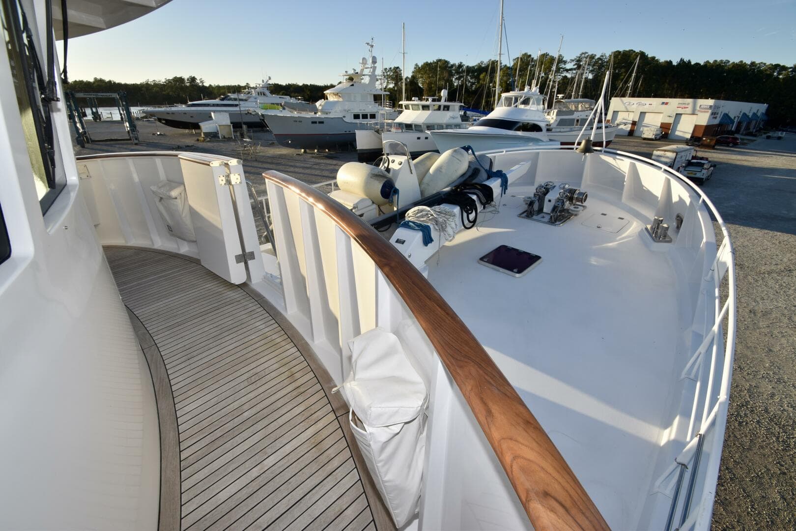 2006 Farmont 70 Expedition Yacht