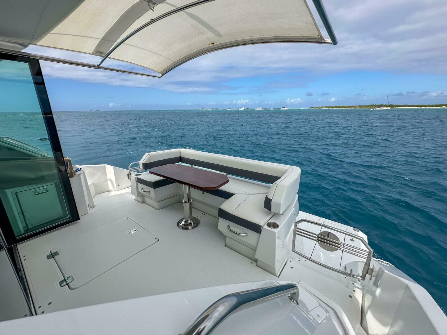 2019 Cruisers Yachts 50 Cantius