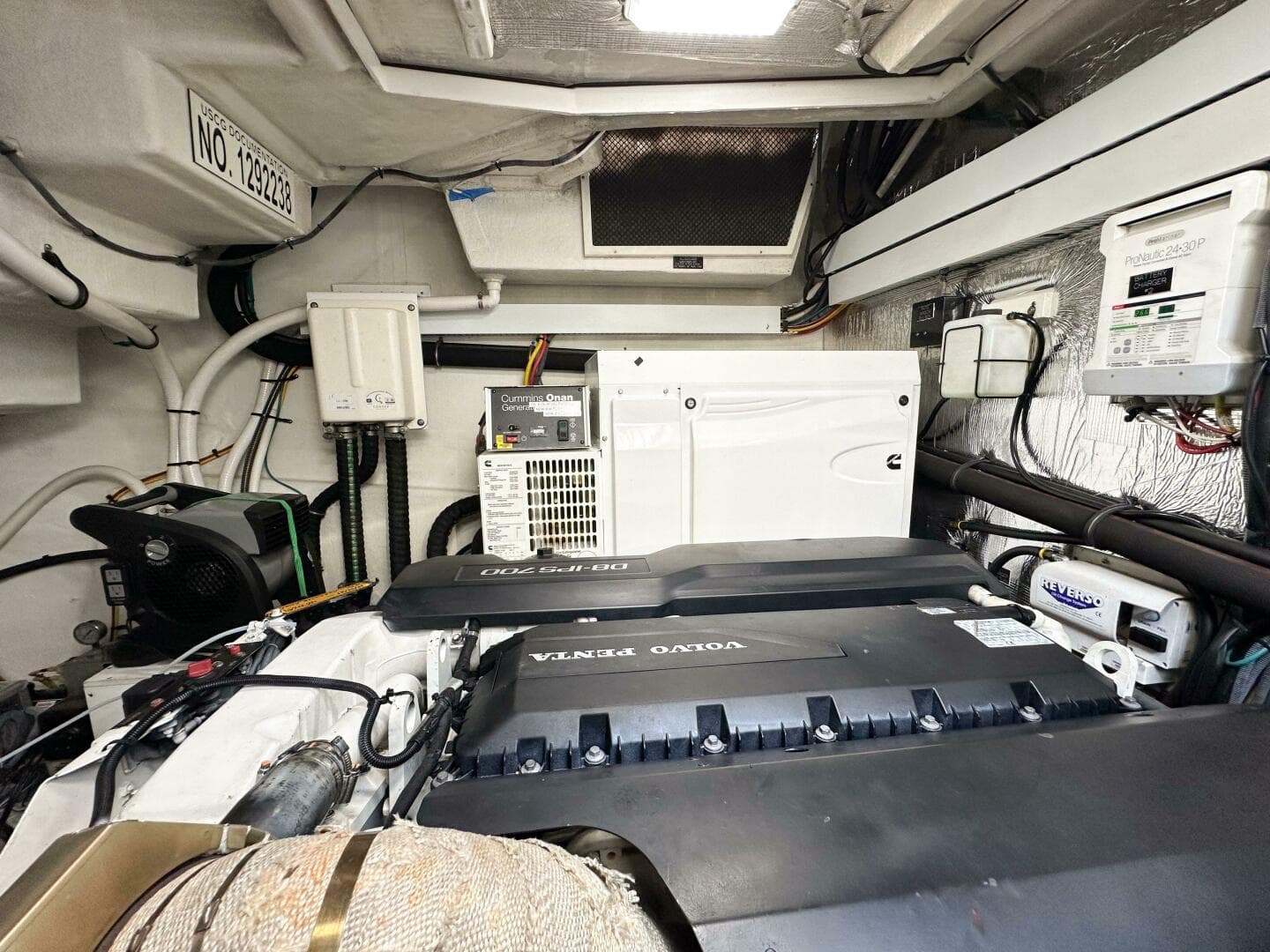 2019 Cruisers Yachts 50 Cantius