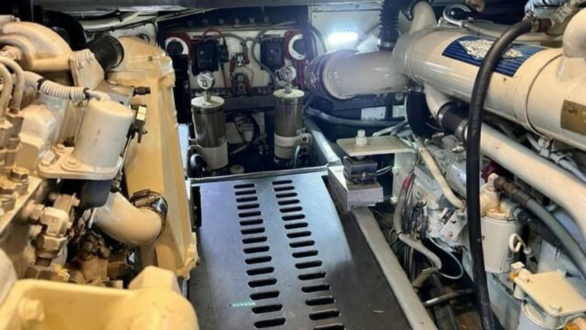 2001 Luhrs Convertible