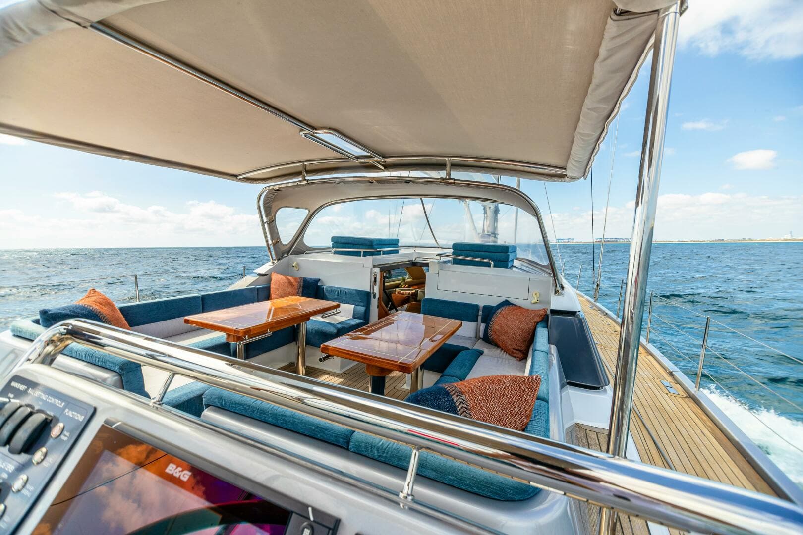 2011 Alia Yachts Warwick 82 LK