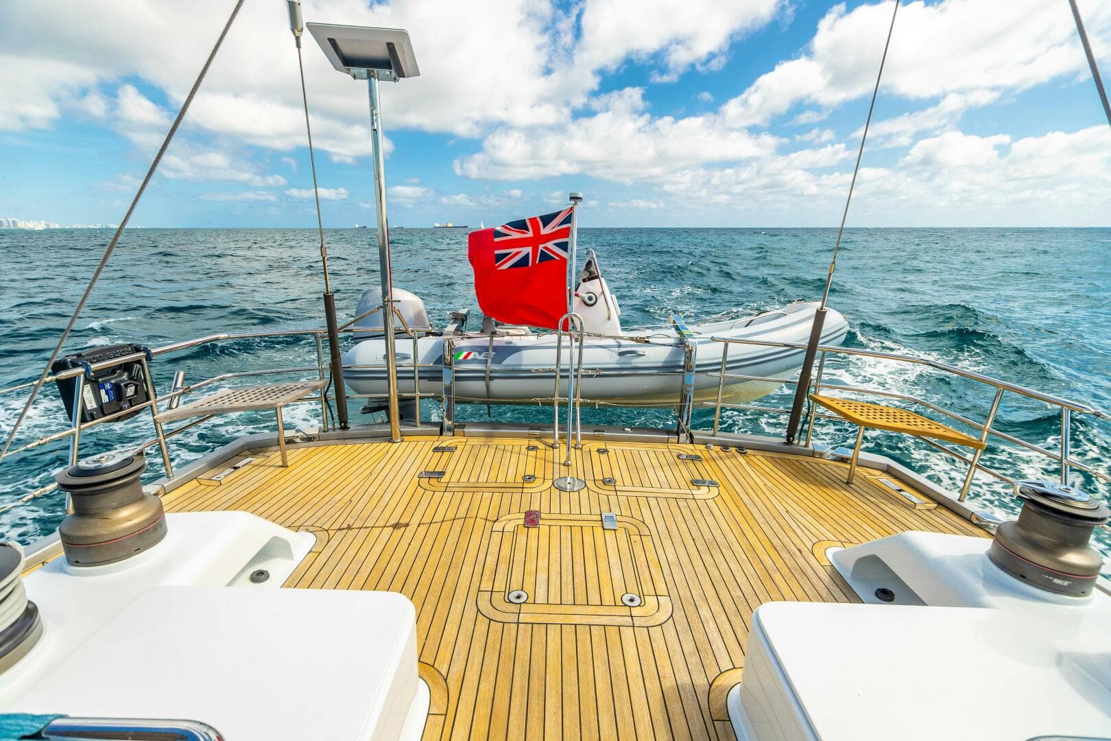 2011 Alia Yachts Warwick 82 LK