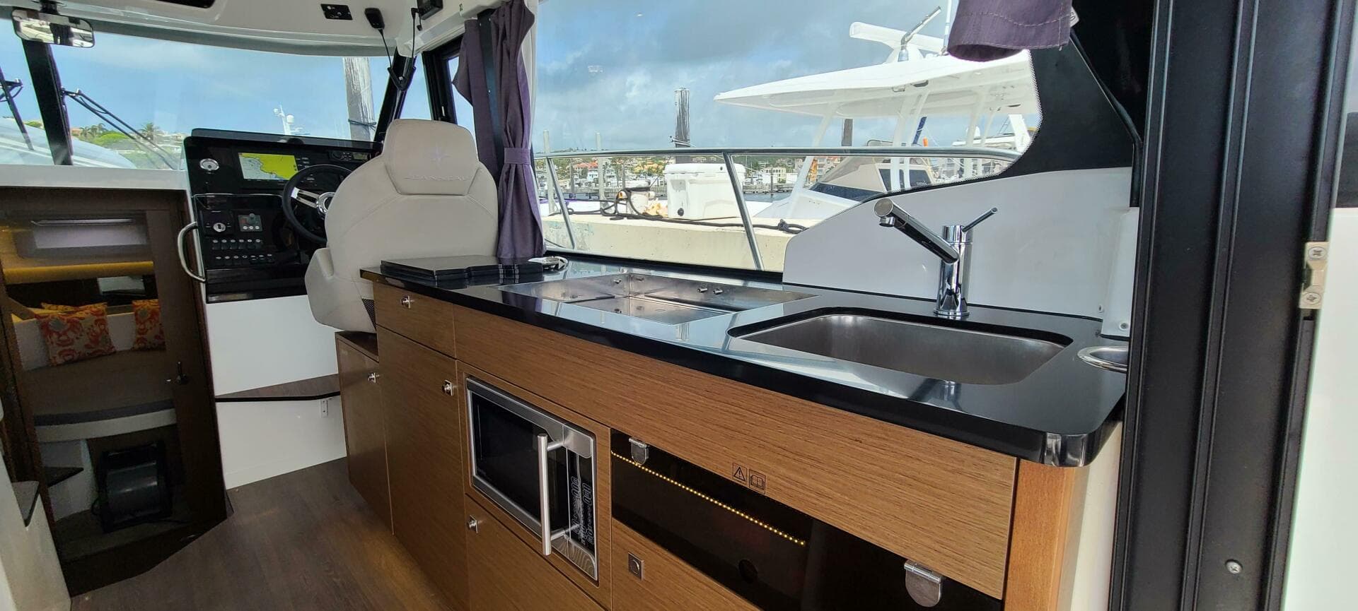 2021 Jeanneau NC 1095 Fly