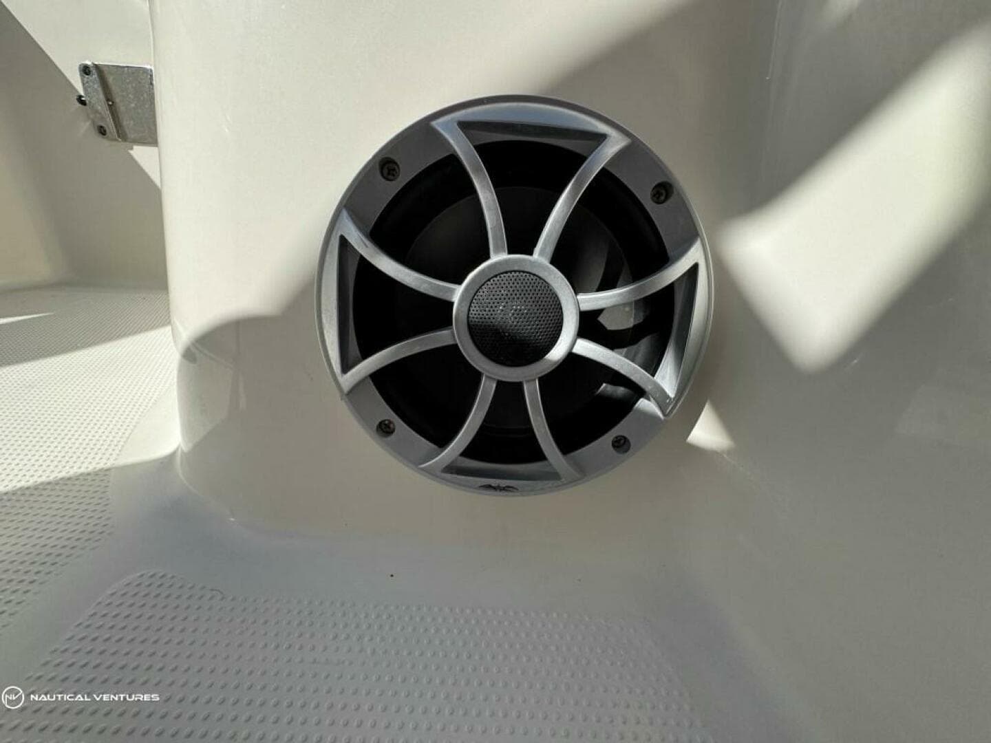 2019 Sailfish 220 CC