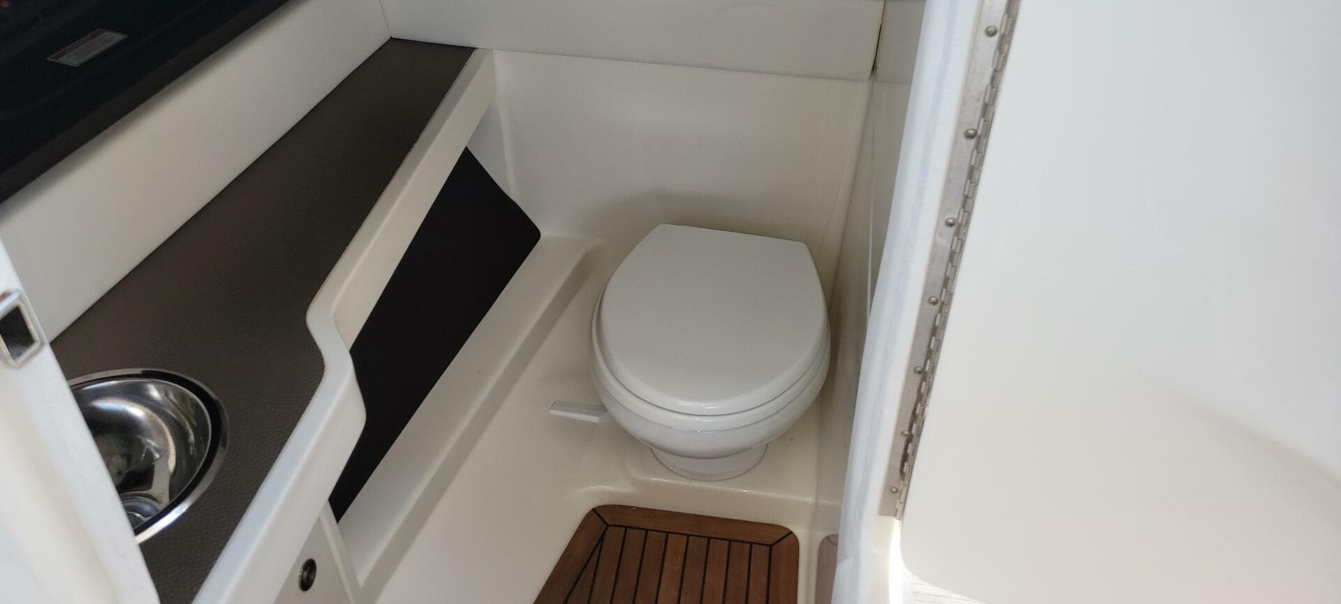 2017 Sea Ray 310 SLX