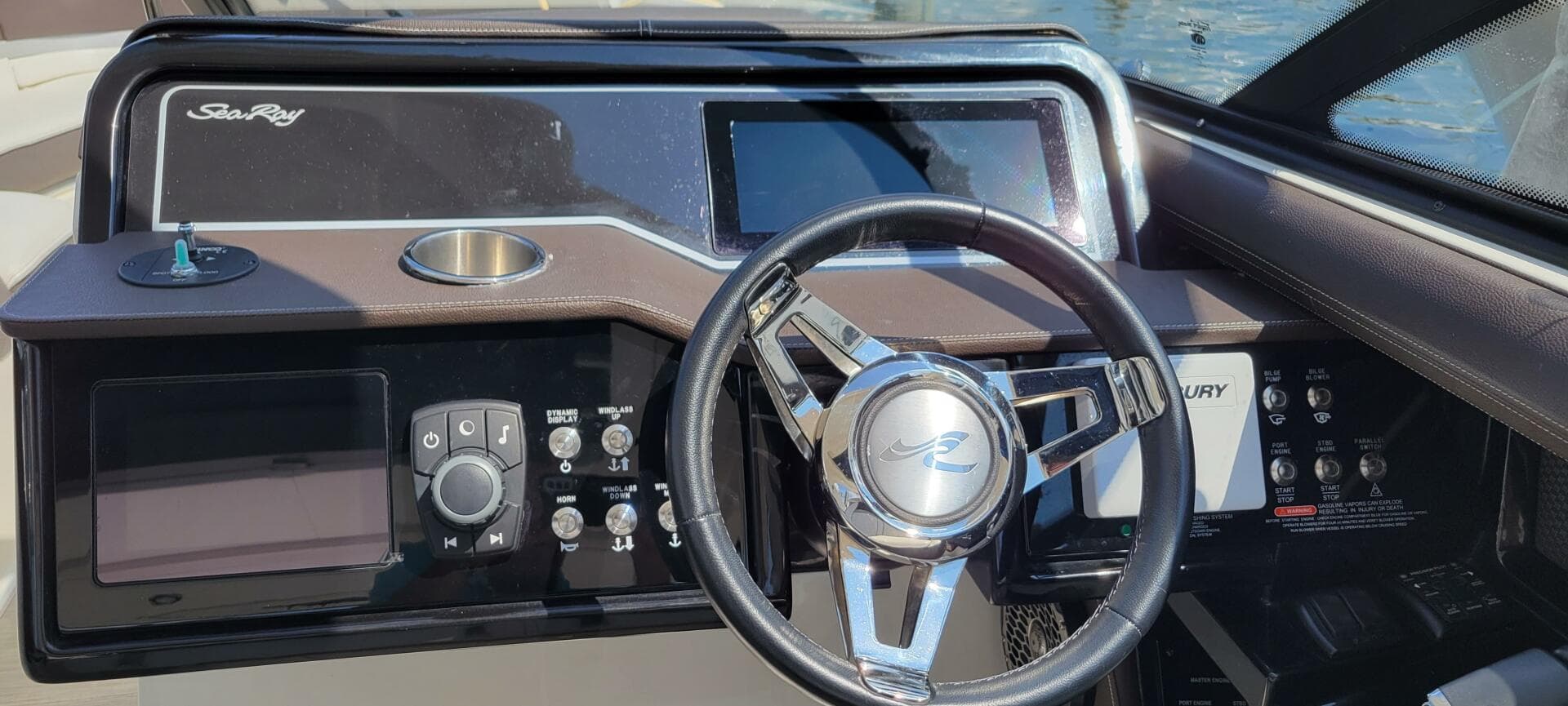 2017 Sea Ray 310 SLX