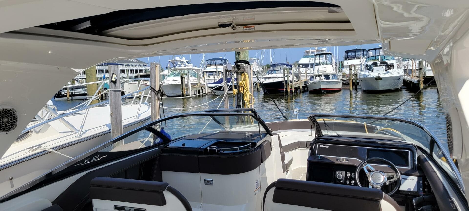 2017 Sea Ray 310 SLX