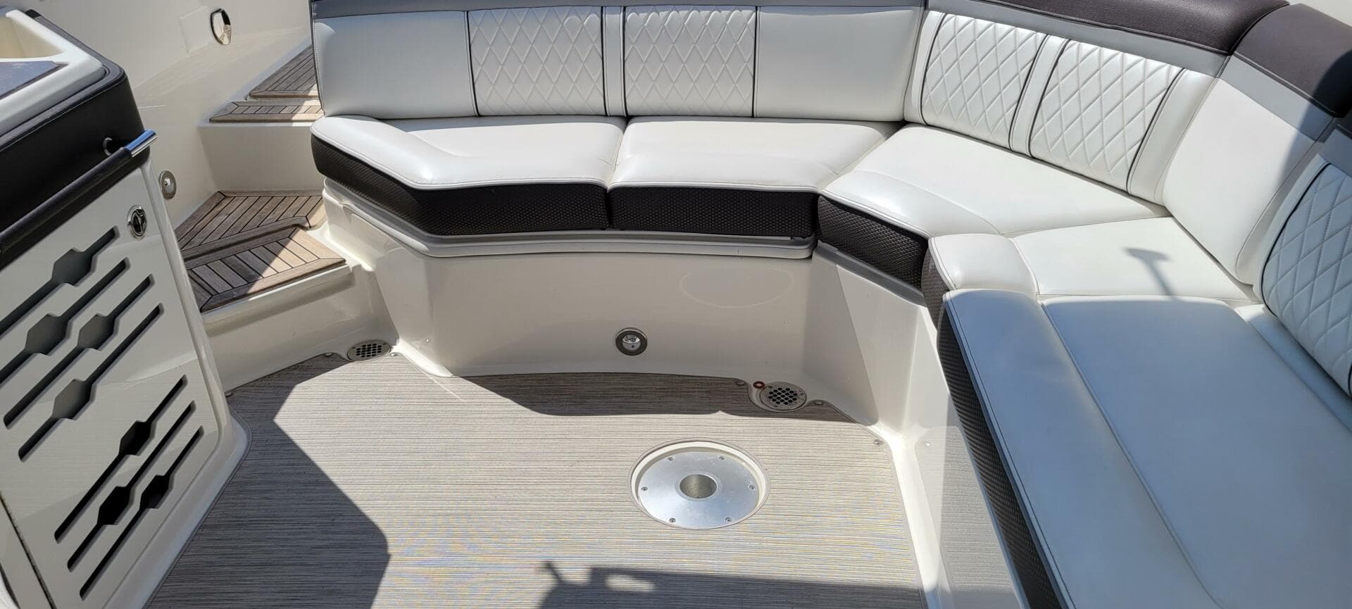 2017 Sea Ray 310 SLX