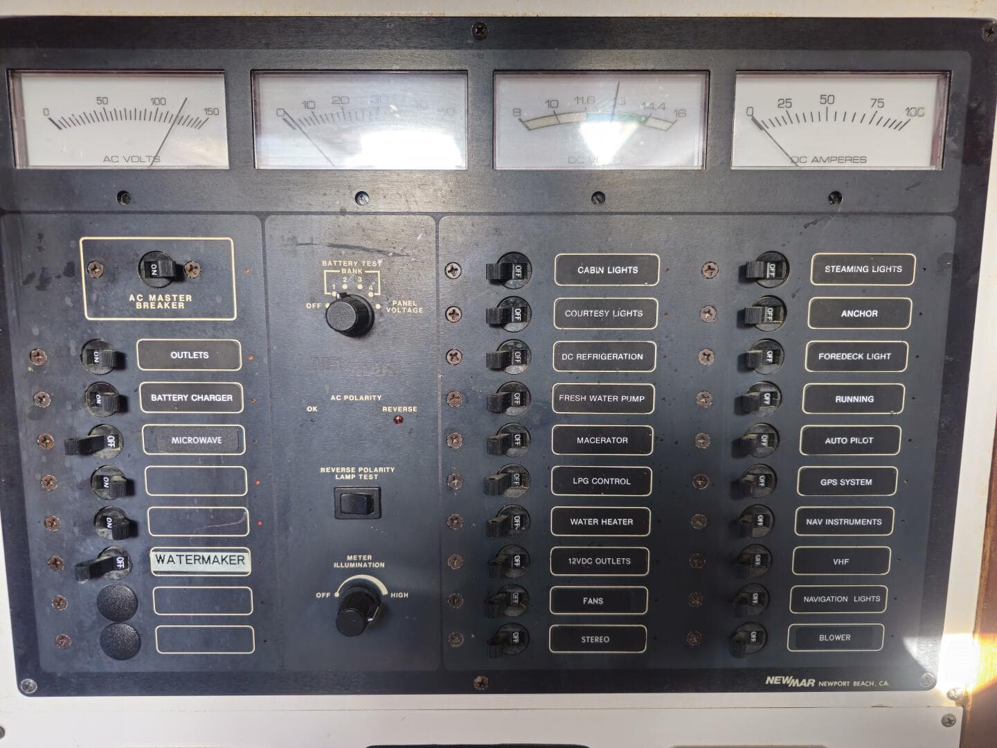 1992 Endeavour Catamaran 30