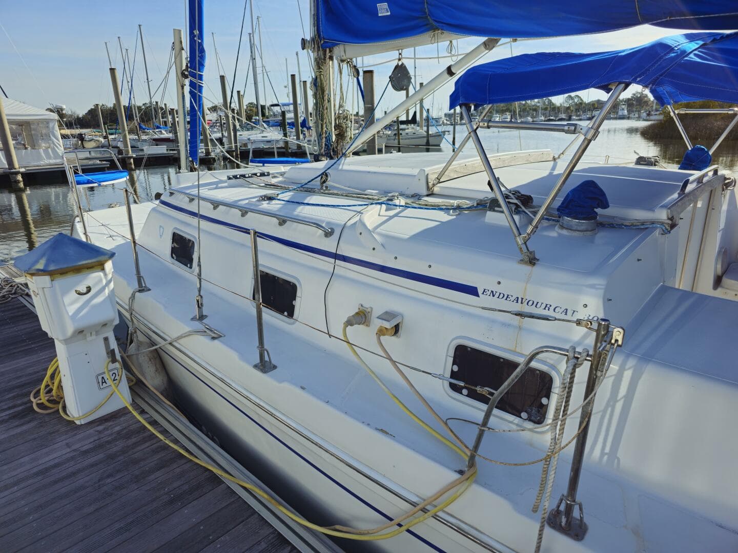 1992 Endeavour Catamaran 30