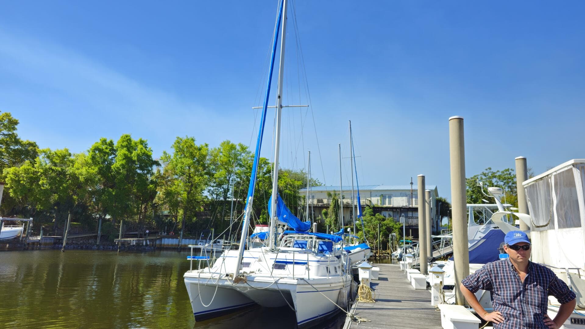 1992 Endeavour Catamaran 30