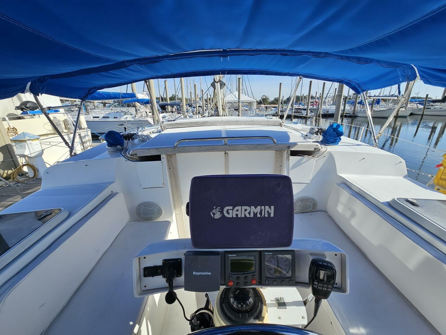 1992 Endeavour Catamaran 30