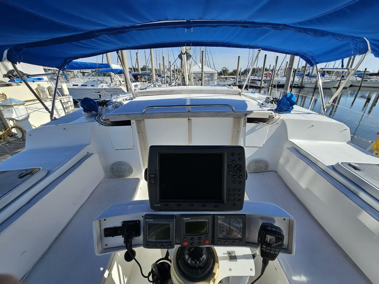 1992 Endeavour Catamaran 30