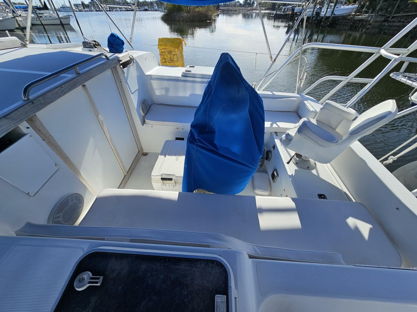 1992 Endeavour Catamaran 30