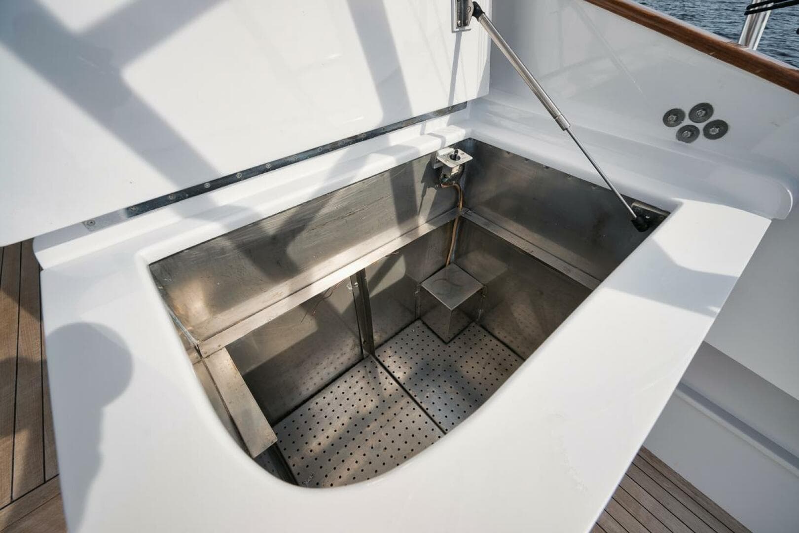 Knowles Express Big Mama - Water Basin