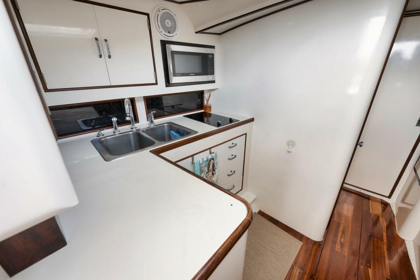 Knowles Express Big Mama - Galley