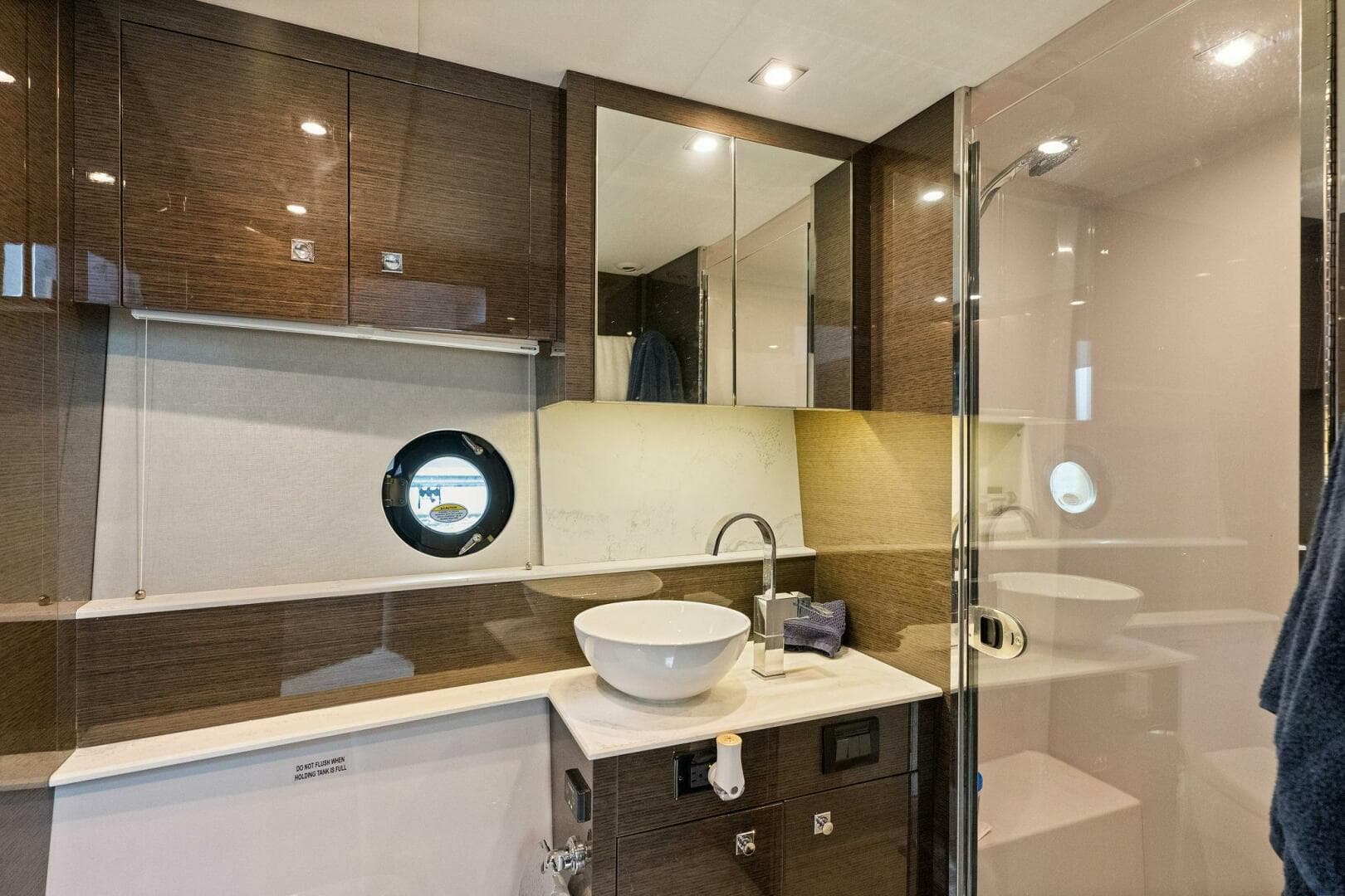 2020 46 Cruisers Cantius - Sweet Caroline - VIP Head & Shower