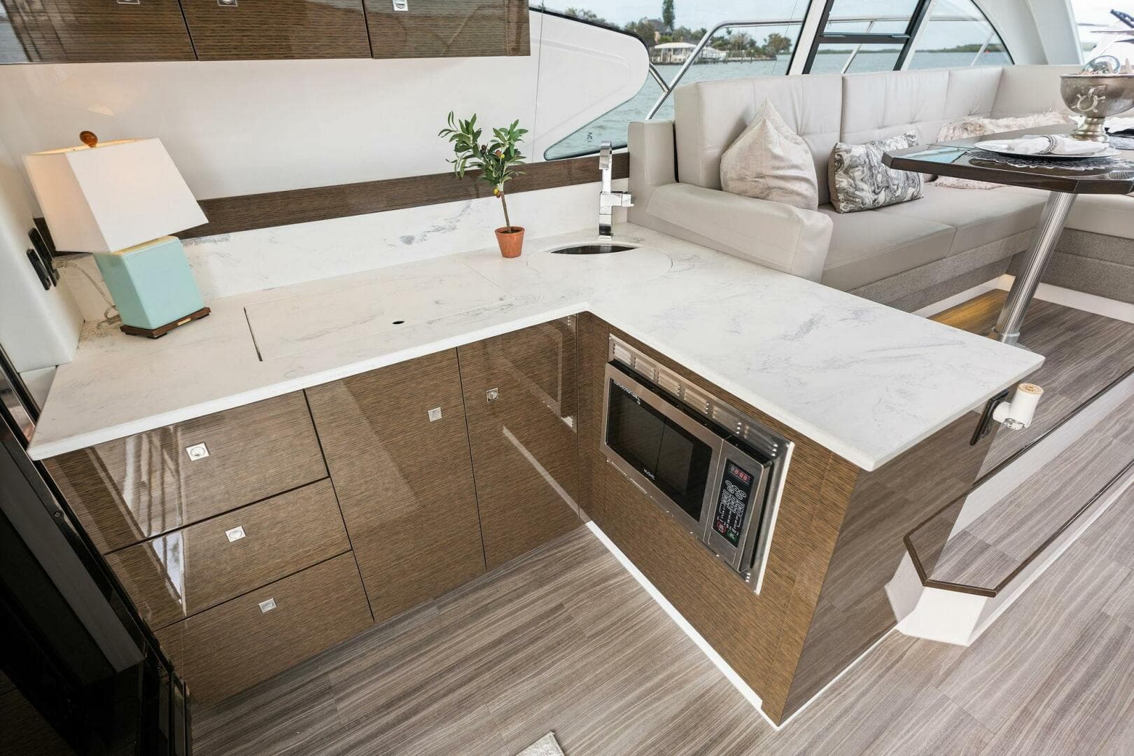 2020 46 Cruisers Cantius - Sweet Caroline - Galley