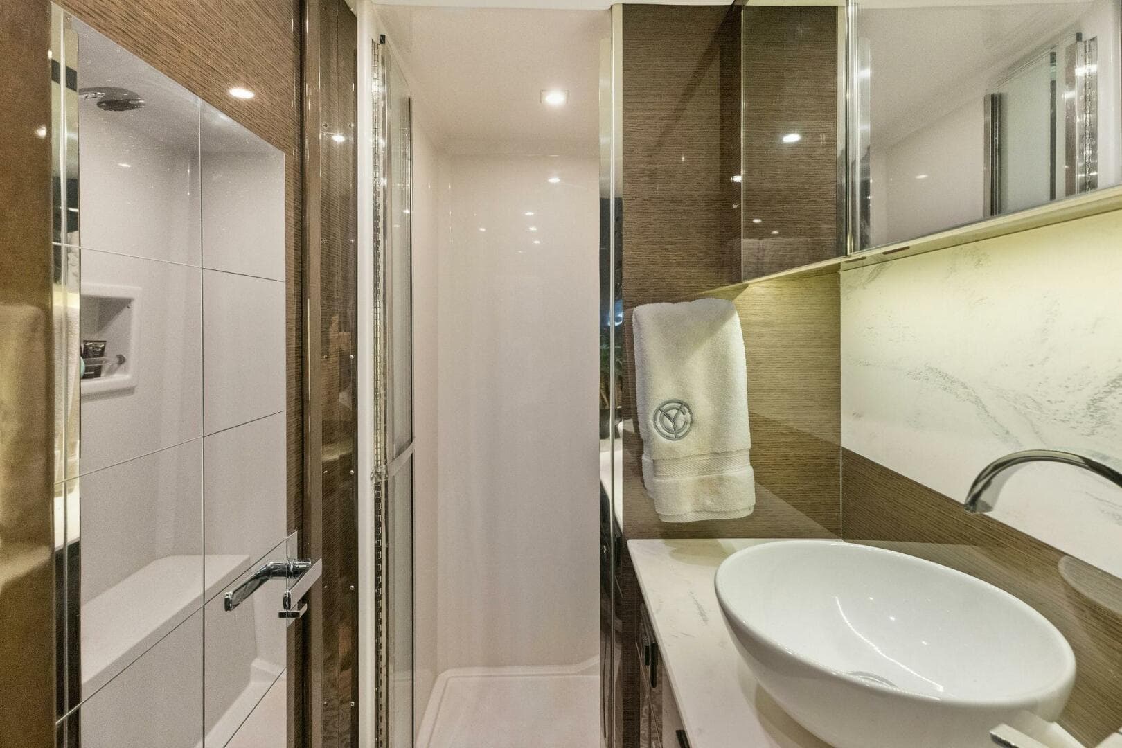 2020 46 Cruisers Cantius - Sweet Caroline - VIP Head & Shower