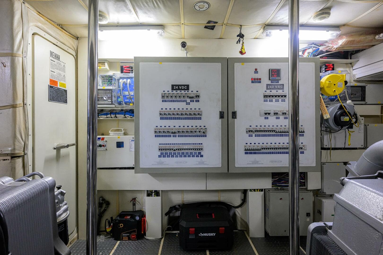 2009 Pershing Express