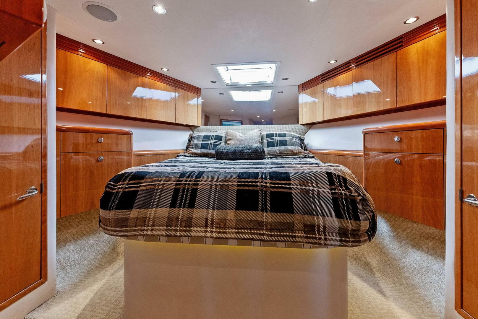 2007 Hatteras 64C - CHUPACBRA
