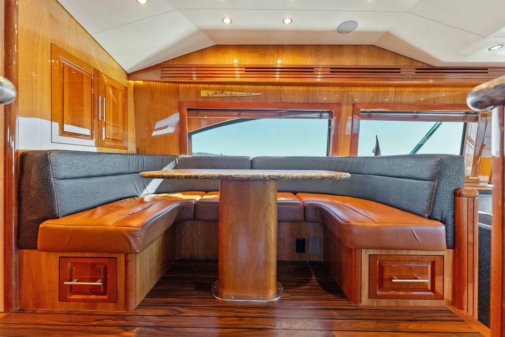 2007 Hatteras 64C - CHUPACBRA