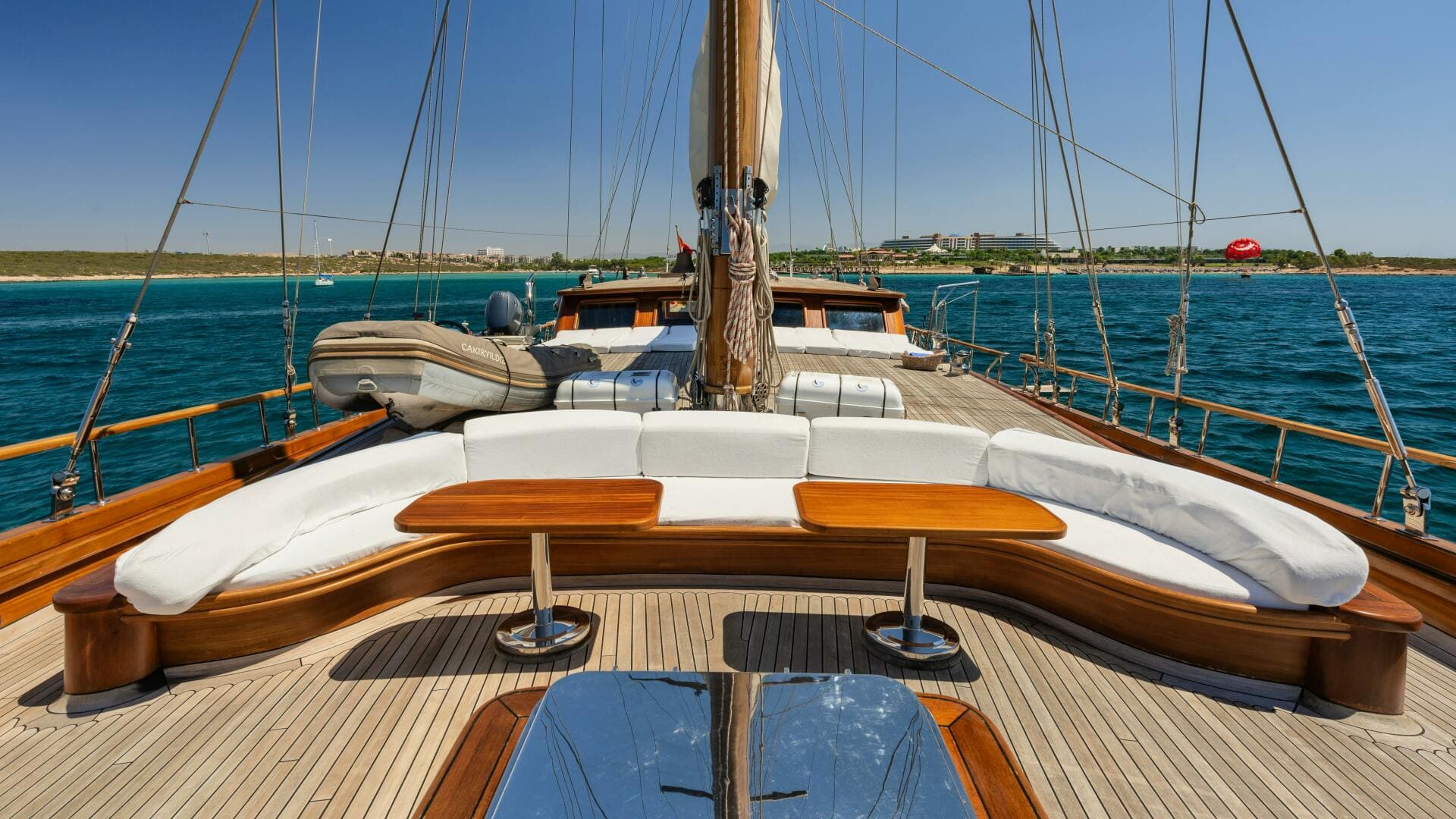 2013 East Yachting Custom