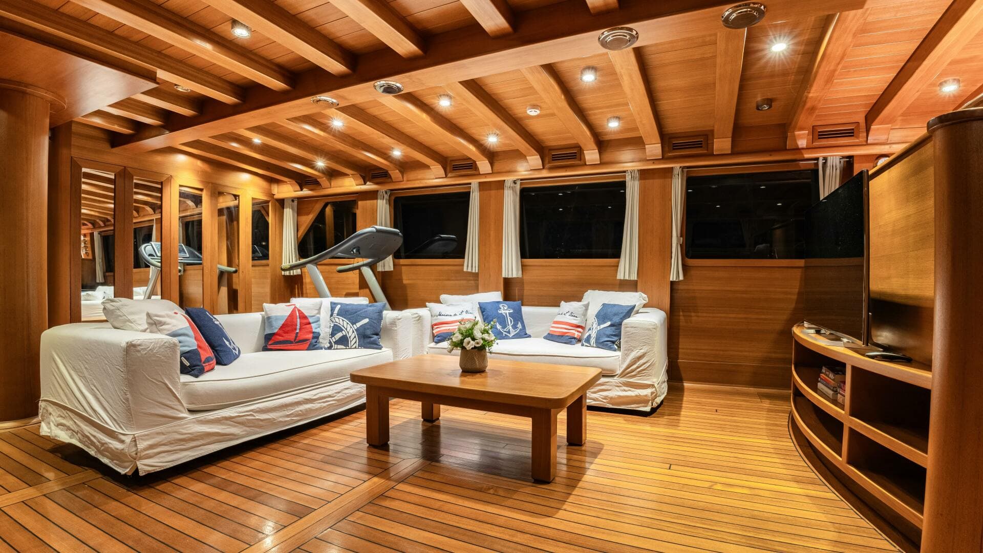 2013 East Yachting Custom