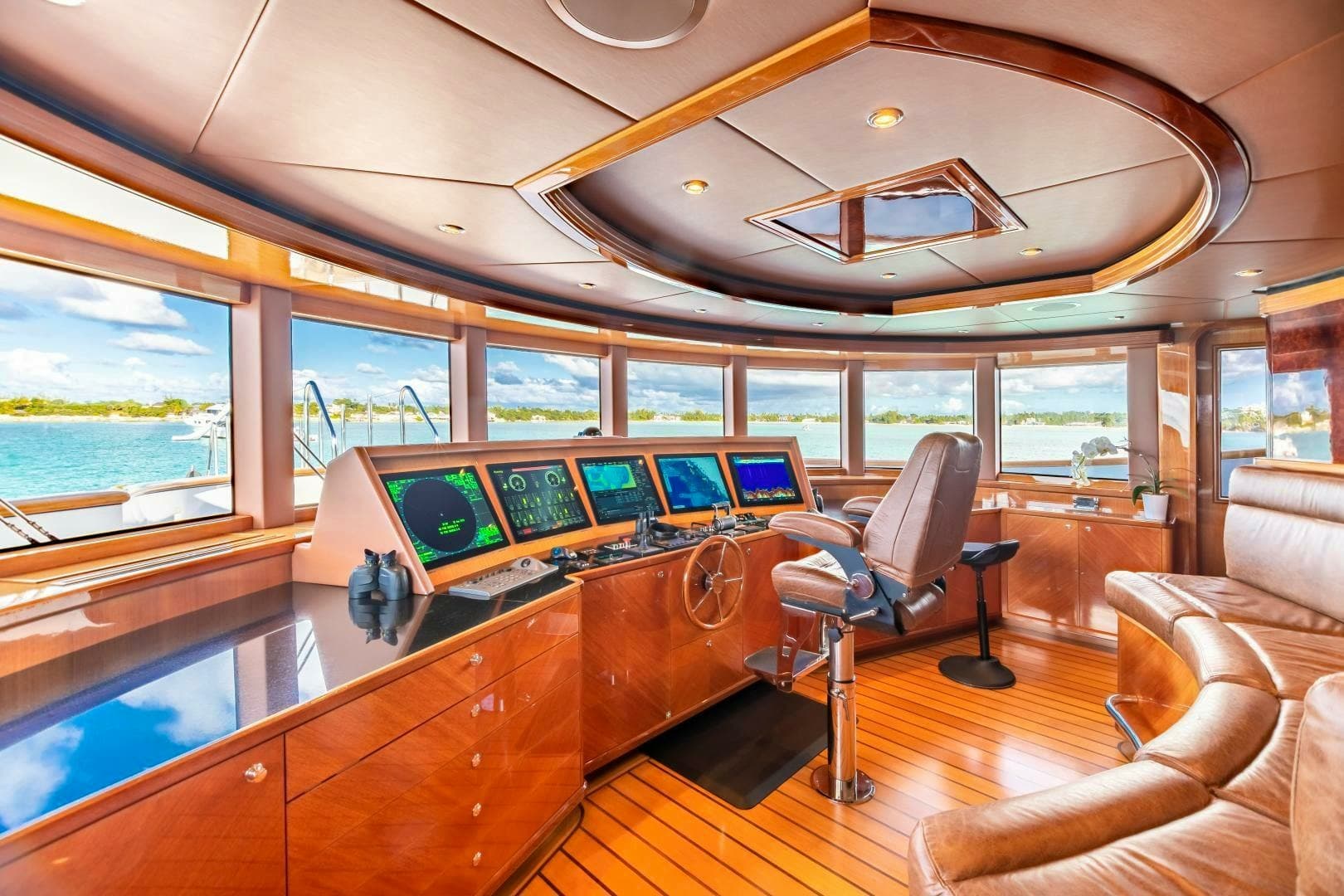 2011 Trinity Yachts Trinity 164